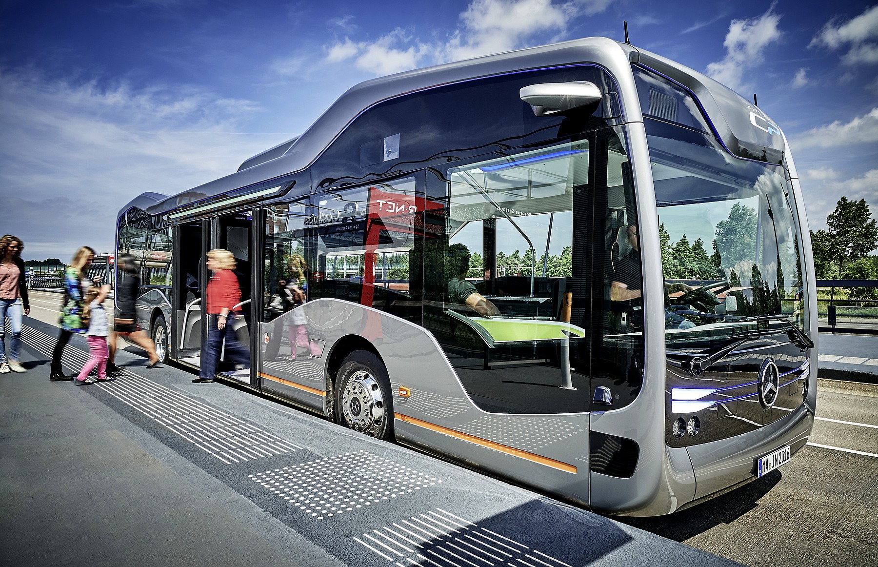 Urbane Mobilität morgen: Future Bus, Urban eTruck, Vision Van